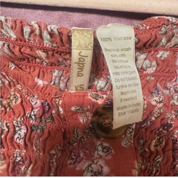 Japna Floral Smocked Crop Top - Picture 5 of 5